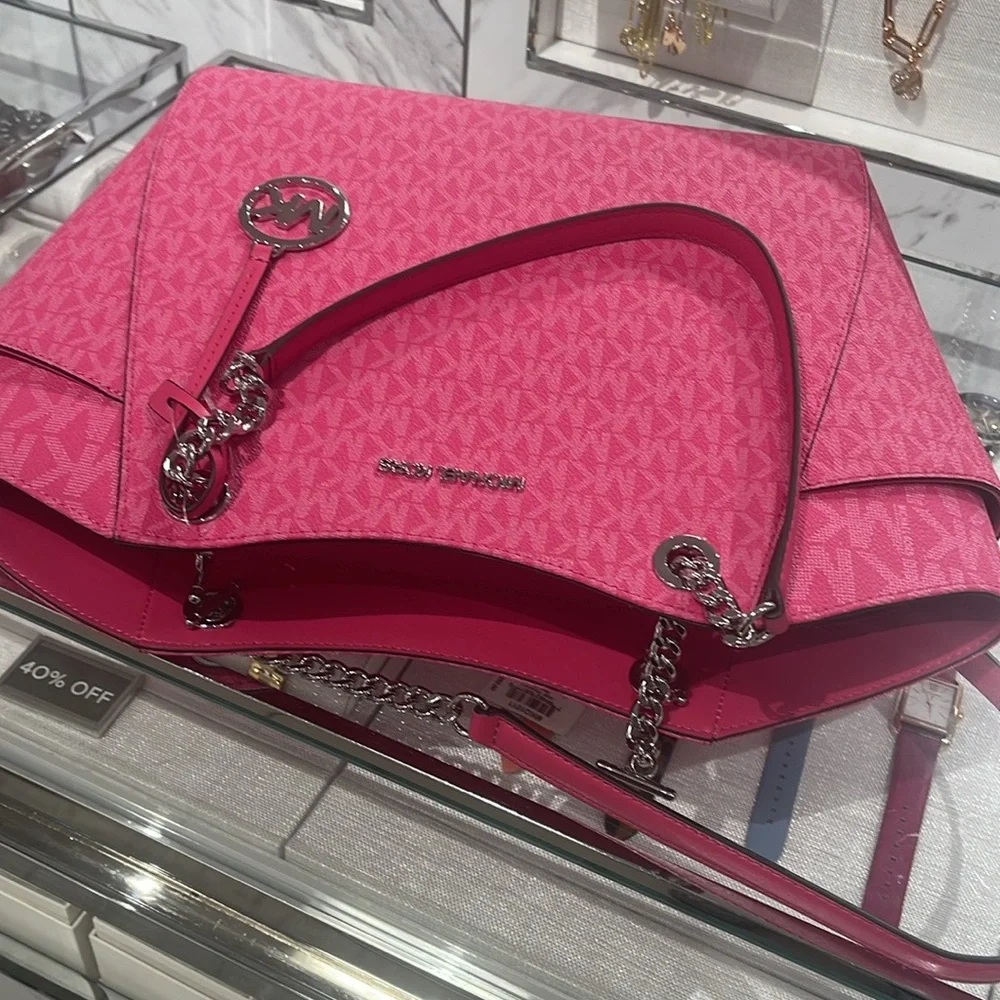 Michael Kors Pink Jet Set Travel Lg Signatr Logo Chain Shoulder Tote
Dragonfruit - Picture 8 of 16